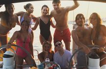 Swim and Enjoy - Boat Tour In Barcelona City with Cava and Drinks