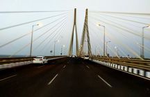 South Mumbai City with Bollywood Studio Tour in Private Vehicle