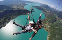 Paragliding Performance flight over the magnificent Lake Annecy