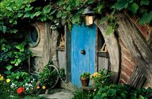 Hobbiton Movie Set Small Group Fully Guided Day Tour from Auckland