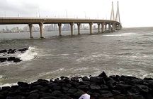North Mumbai City with Bollywood Studio Tour in Private Vehicle