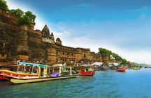Heritage and History: Maheshwar Day Tour from Indore