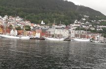 Walking tour: Medieval Spirit of Bergen + sweet Arctic gifts