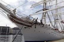 Walking tour: Medieval Spirit of Bergen + sweet Arctic gifts