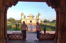 From Delhi: Taj Mahal, Agra Fort & Baby Taj with 5-Star Lunch