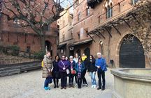 Walking Tour in small groups in English