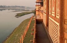 Sunrise Taj Mahal Private Day Trip from Delhi