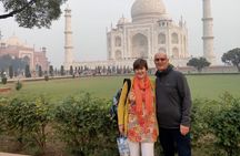 Taj Mahal Private Guided Tour from Delhi with Entrance