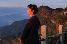 Private 2-Day Leshan Buddha and Mt. Emei Tour from Chongqing