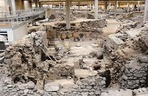 Explore Akrotiri and Oia small group tour