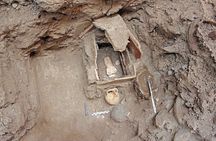 Akrotiri private tour, bu licensed guide , with transfer 
