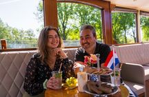 Amsterdam Classic Boat Cruise with Live Guide, Drinks and Cheese