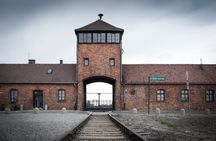 Krakow: Auschwitz-Birkenau Full Shared Tour or Private Transfer