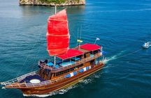 Private Full-Day Red Dragon Yacht to Angthong National Marine Park