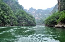 All-inclusive Private Day Tour to Longqingxia Gorge and Badaling Great Wall 