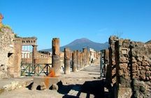Pompeii and Vesuvius Tour with Lunch