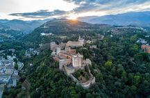 Alhambra & Generalife Skip the line Small Group including Nasrid Palaces