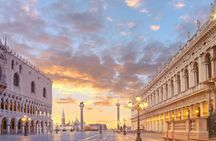 Venice Hidden Gems and Secrets Tour with a Local in Small Group