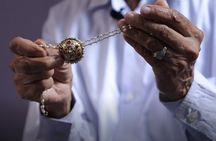 Make a Silver Pendant in Meenakari Experience in Jaipur