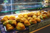 Small Group Street Food and Walking Tour in Naples