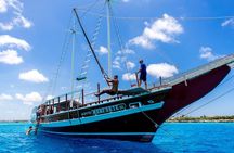 Aruba Lagoon Cruise with Onboard Chef and Signature Cocktails