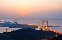 Private Guided Tour of Shanghai Donghai Bridge, Yangshan Port and Dishui Lake 