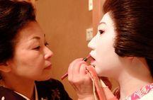 Watch the Young Geisha do their makeup and Get Ready!