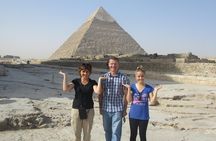 Full-Day Private Tour to the Giza Pyramids, Sphinx and Sakkara pyramids.