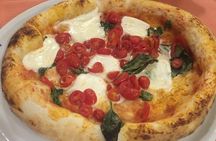 Private tour of Pizza Invention in Naples & cooking it with a local