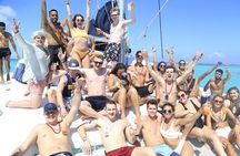 Catamaran Only Adults experience to Isla Mujeres + Exclusive Beach Club