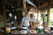 Traditional Balinese Meal in Ubud in Dewa's Family Village Home