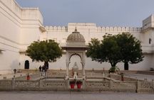Udaipur Sightseeing Tour By Car With Guide