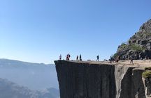 Guided hike to Pulpit Rock Preikestolen