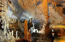 Sightseeing all-inclusive Private Tour to Jeita Grotto, Baalbek and Ksara 
