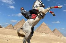 3 Hours Tour to Giza Pyramids & Sphinx with a camel - Private tour