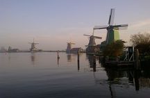 Small-Group Tour to Windmills & Giethoorn with boat tour