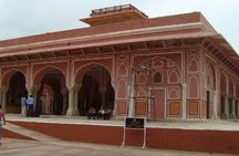 Jaipur: Tour the Magnificent Amber Fort with Private Transfer