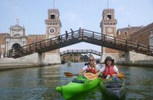 2 Hour Venice Canal Kayak Tour - Premium experience by day