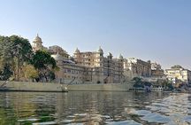 Dinner at Jag Mandir Island with Boat Ride on Lake Pichola - Udaipur