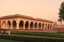 Explore Red Fort With Entrance & Private Guide
