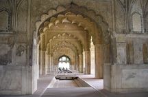 Explore Red Fort With Entrance & Private Guide