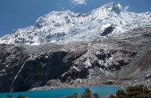 Full-Day Private Tour to Laguna 69