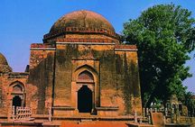Hauz Khas Village - a Blend of Ancient and Modern Delhi