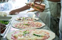 Traditional Pizza Class in Naples, pizza maker for a day.