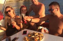 Private boat tour with prosecco and fresh fruit