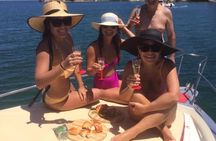 Private boat tour with prosecco and fresh fruit