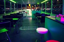 One hour Hen or Stag private party boat Budapest with unlimited beer and wine