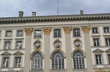 Munich: Castle Nymphenburg VIP-Tour with ticket