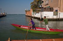 Learn to Row in the Venice Canals