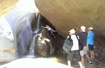 Indian Canyons Hiking Tour by Jeep from Palm Desert